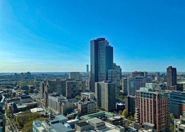 Building Photo - 77 Hudson St