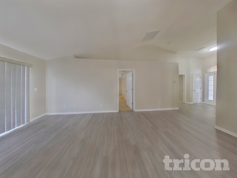 Building Photo - 1026 Sandhill St