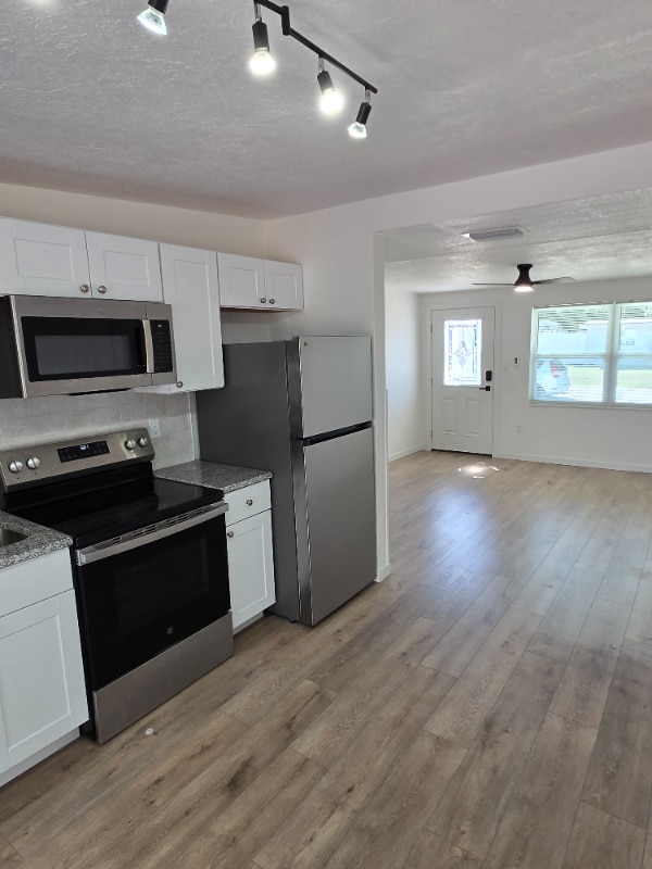 Building Photo - 7213 Seward Dr