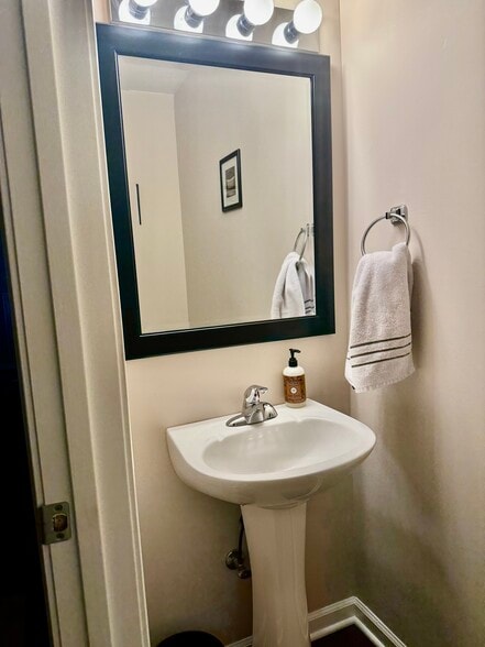 Building Photo - 3089 Wavecrest Way