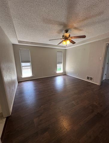 Building Photo - 1121 Goldenrod Dr