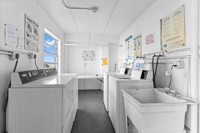 Building Photo - 4500 N Flagler Dr