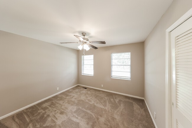 Building Photo - 730 Belview St