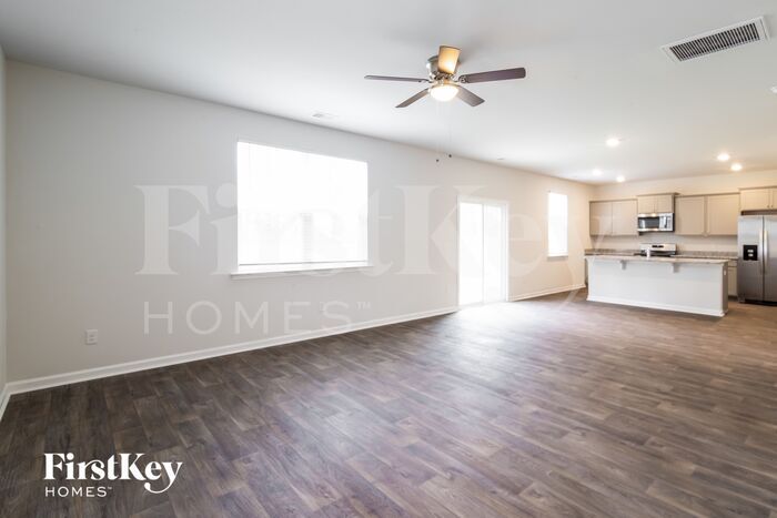 Building Photo - 348 Bering Ln