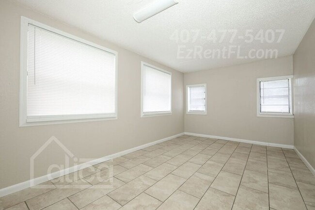 Building Photo - 5604 Cortez Dr