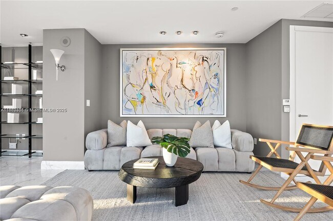 Building Photo - 200 Biscayne Blvd Way