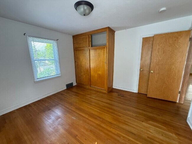 Building Photo - 1725 Randolph Ave