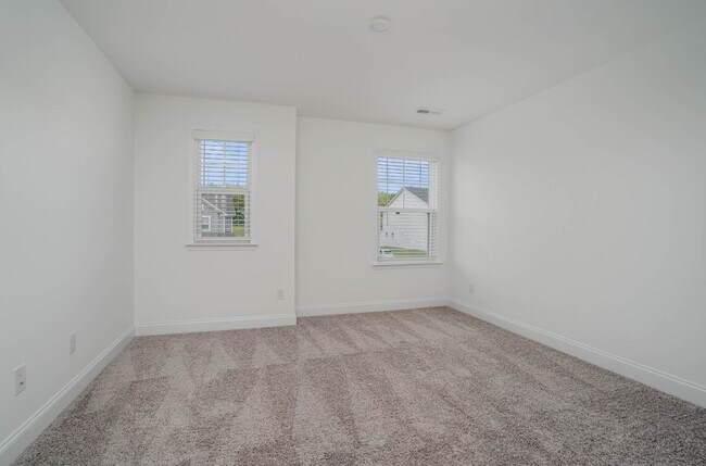 Building Photo - 19225 Yellow Birch Dr