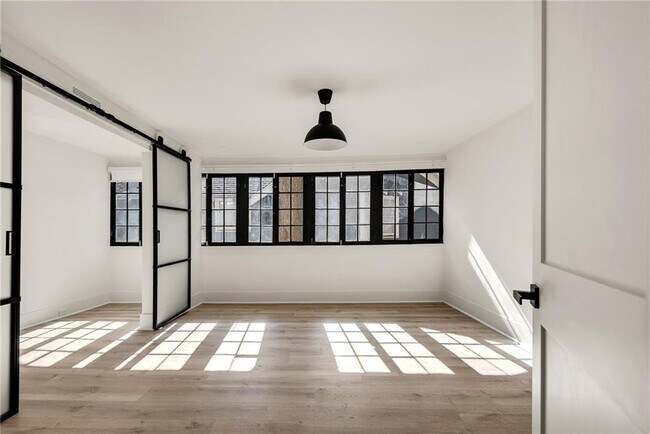 Building Photo - 901 Argonne Ave NE