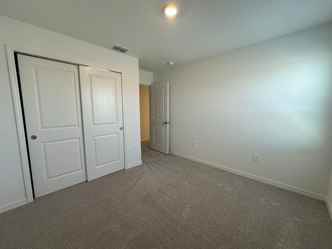 Building Photo - BRAND NEW 5 Bed, 3 Bath home in Liberty Pr...