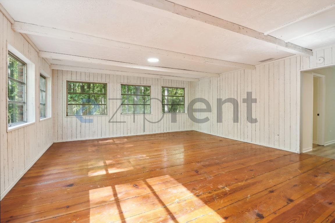 Building Photo - 4810 Chapel Hill Rd