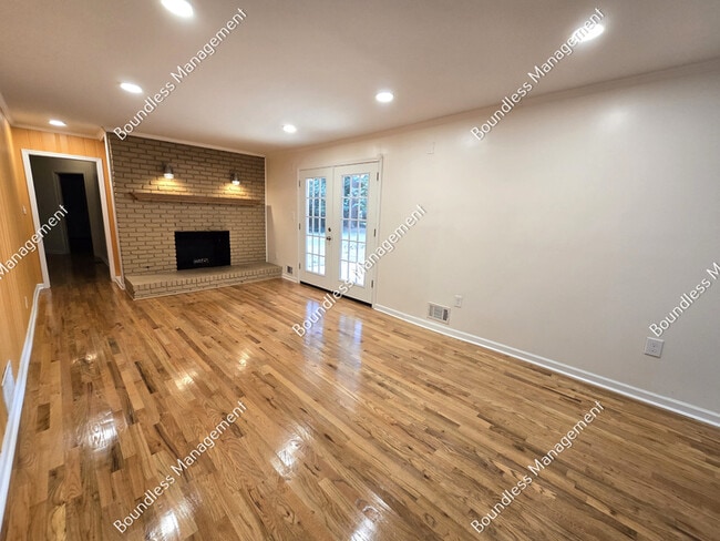 Building Photo - 2795 Arlington Rd