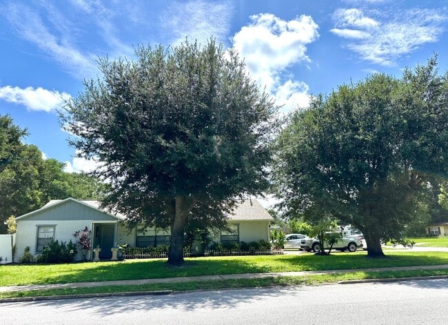 Primary Photo - 11501 Churchill St