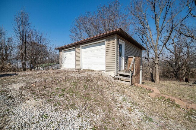 Building Photo - 3 Bed 2 Bath South Columbia
