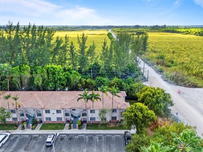 Building Photo - 1240 SE 31st Ct