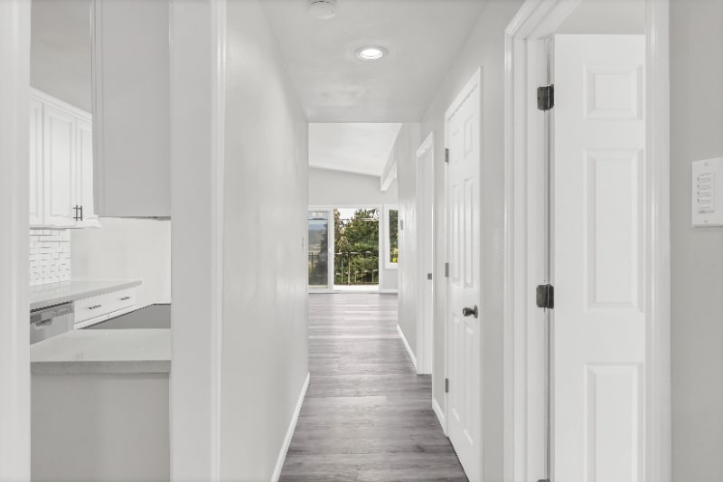 Building Photo - 10607 Des Moines Memorial Dr