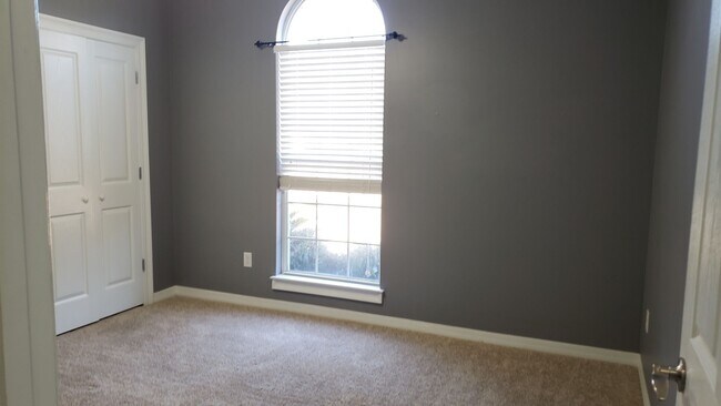 Building Photo - Spacious Home on a No-Outlet Street in Quiet Lynn Haven Neighborhood! *1/2 OFF 1st Month's Rent!!...