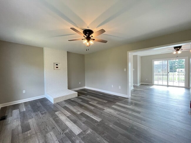 Building Photo - Recently Renovated Rancher Waiting for You!