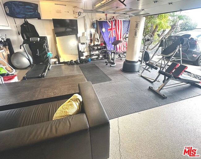 Building Photo - 1341 Charmel Pl