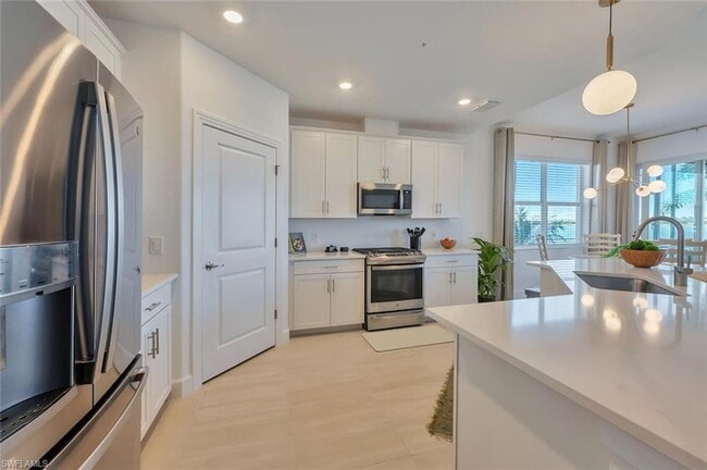 Building Photo - 16570 Ridgeview Cir