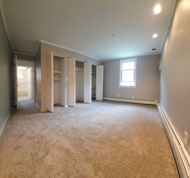 Building Photo - 128 White Pond Rd