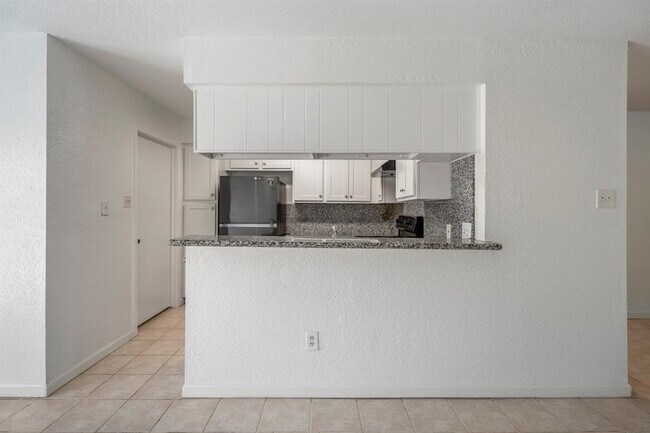 Building Photo - 2501 Bering Dr