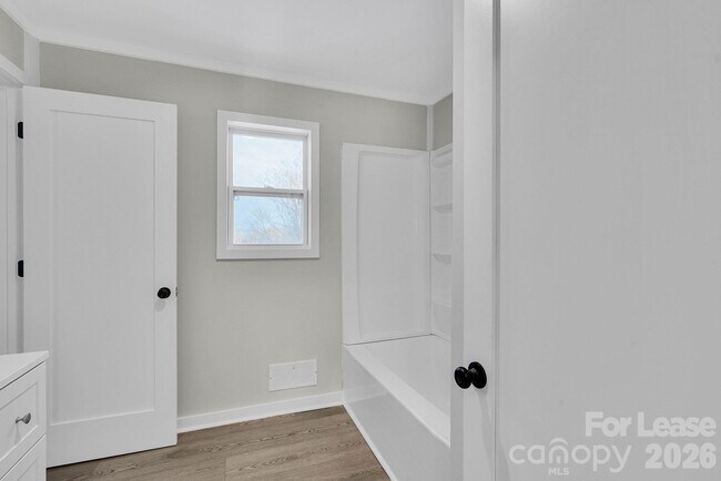 Building Photo - 2765 Long Cir