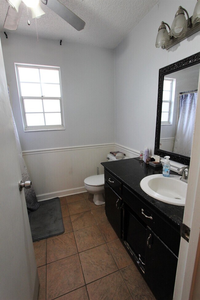 Building Photo - 2389 Gregory Dr