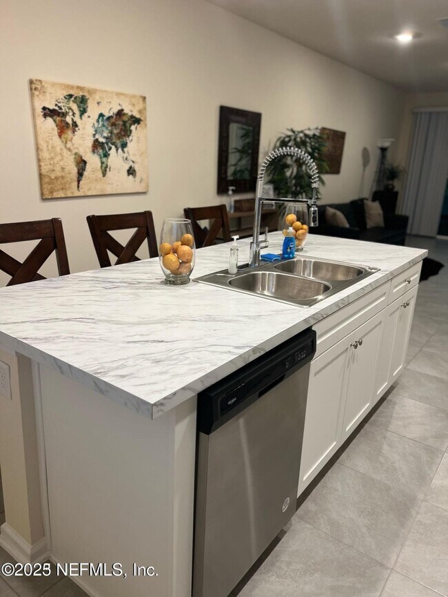 Building Photo - 106 Whispering Brk Dr