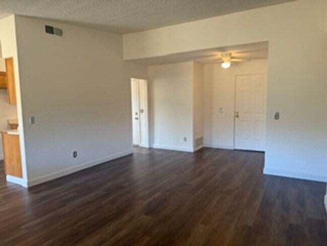 Building Photo - 509 Gregory Dr