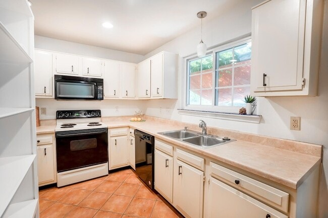 Building Photo - 3611 Cookstown Dr