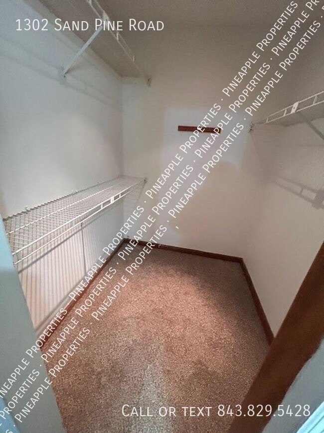 Building Photo - 1302 Sand Pine Rd