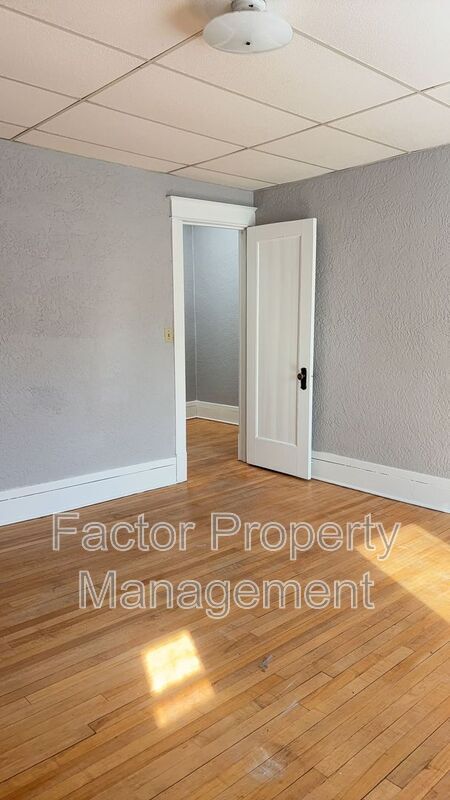 Building Photo - 122 Parsons St