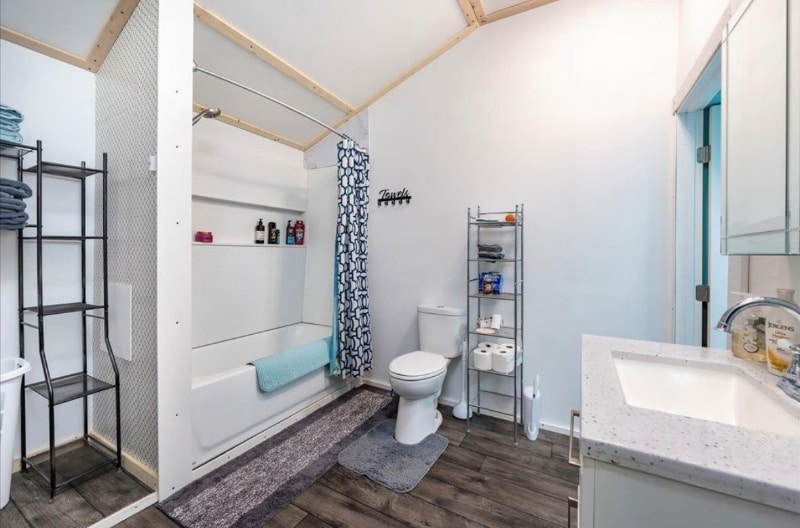 Building Photo - 1265 Hearts Ct