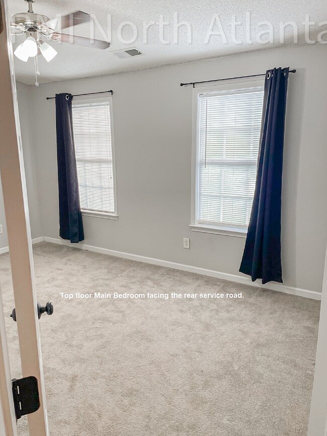 Building Photo - End Unit Townhome~