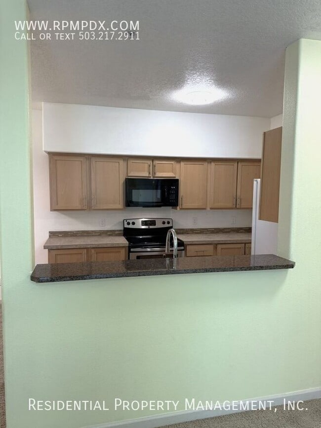 Building Photo - 11830 NW Holly Springs Ln