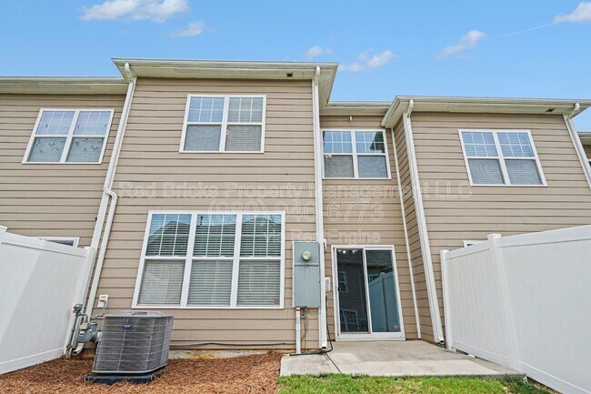 Building Photo - 7112 Harris Bay Rd