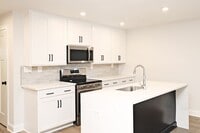 Building Photo - Pet-Friendly Glenbrook Apartment Near Crozet Park