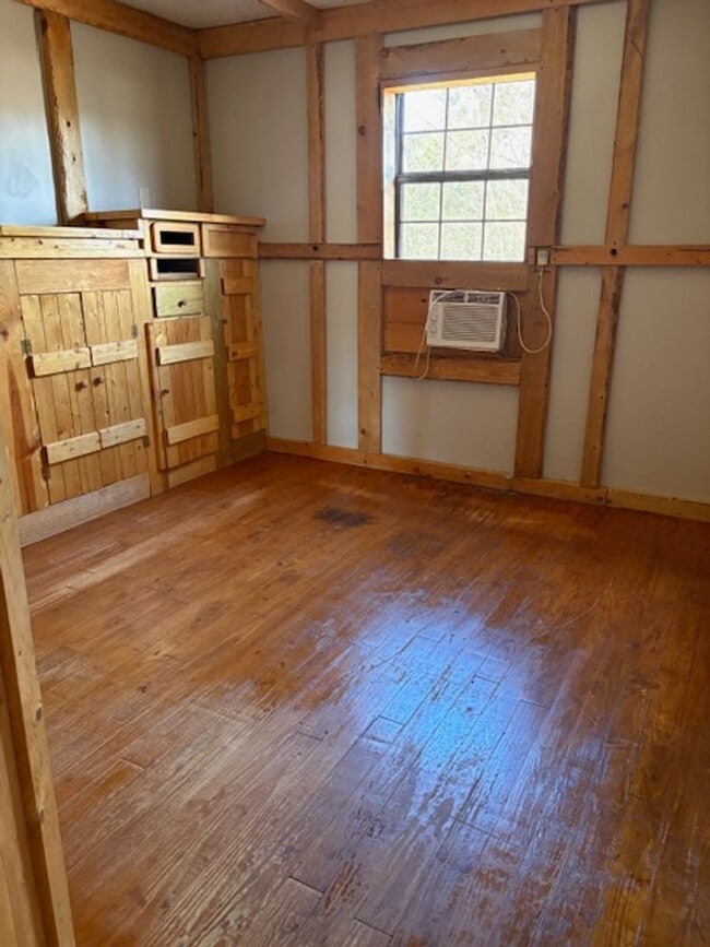 Building Photo - Renovated 1 Bedroom 1 Bath Home on 1 Acre!