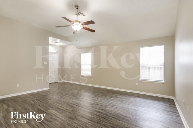 Building Photo - 19375 Strathmore Pl Ln