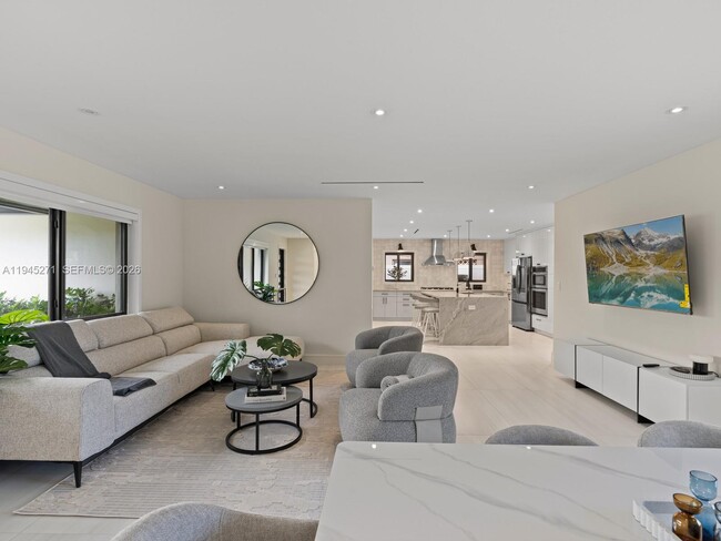 Building Photo - 511 SE 14th St