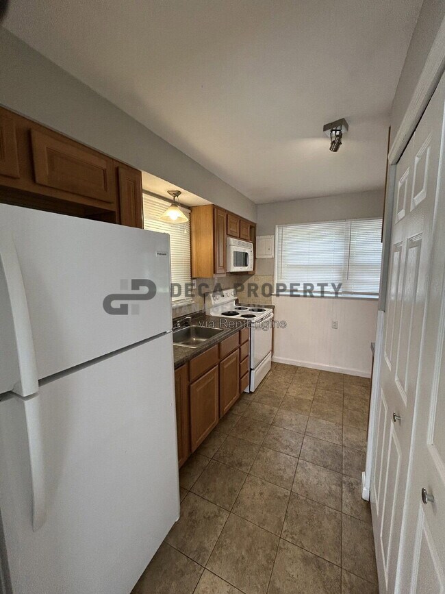 Building Photo - 1175 Gahan Dr