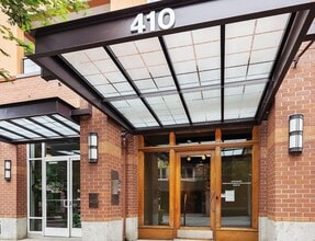 Building Photo - Bright 2BR/2BA Condo Steps from Green Lake $3395