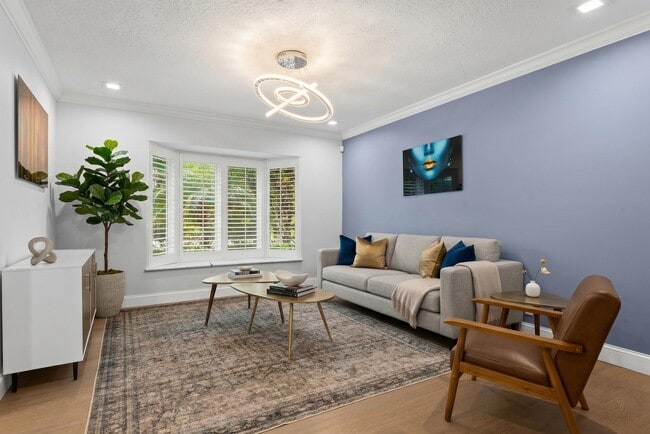 Building Photo - 5841 Bayview Dr