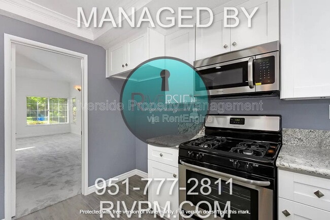 Building Photo - 549 Bruin Dr