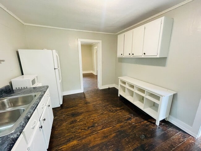 Building Photo - 3BR/1BA Home