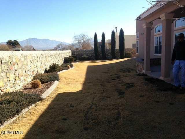 Building Photo - 1031 Los Moros Dr