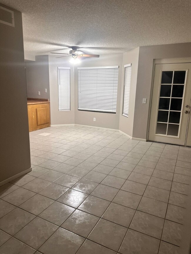 Building Photo - 126 Elegante Way