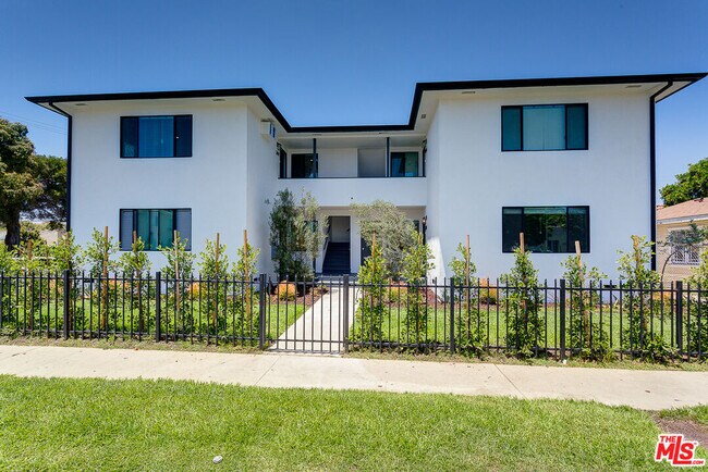 Building Photo - 2845 Redondo Blvd