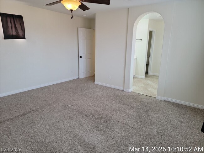 Building Photo - 998 Lone Pine River Ave